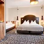 Grauer Baer Hotel 4*