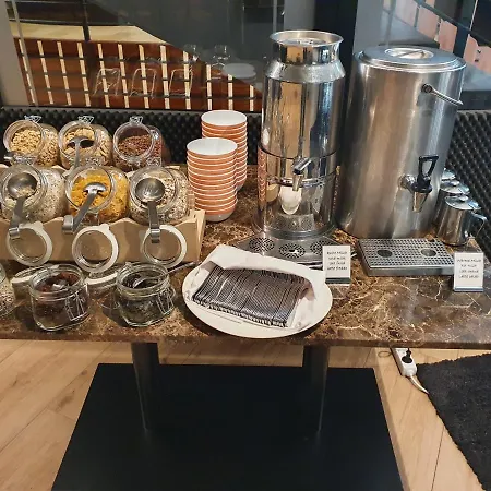 Grauer Baer Innsbruck