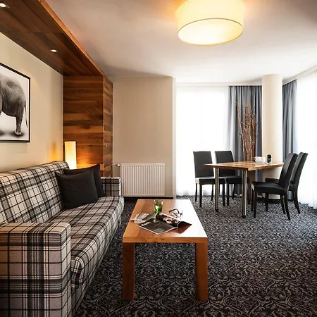 Отель Grauer Baer 4*
