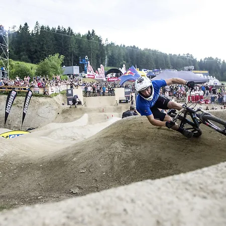 Grauer Baer Szálloda Innsbruck